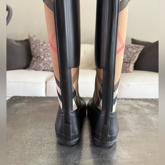 Authentic Burberry Nova Check Rain Boots Size 6.5 | Classic Plaid | Black Rubber - Picture 4 of 15